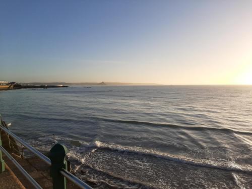 a view of the ocean from a pier at Dunedin Guest House in Penzance