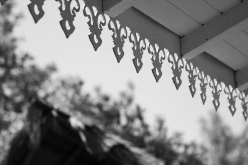a bunch of hearts hanging from a building at la Varangue in Lacanau