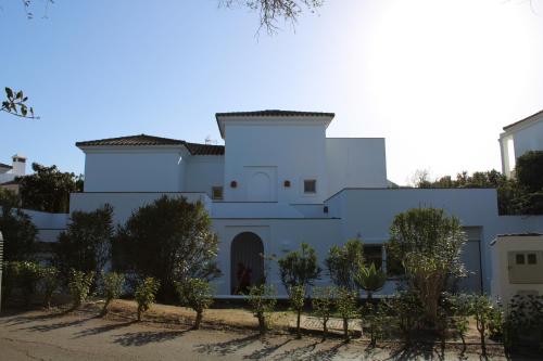 Stunning 3-Bed Villa in Benalup-Casas Viejas