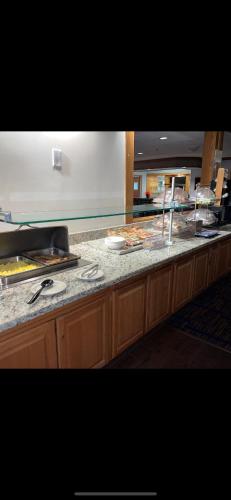 Dapur atau dapur kecil di Howard Johnson by Wyndham Merrillville