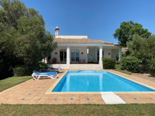 Charming 2 bedroom villa on Fairplay Golf course