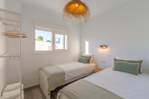 Jardín, Piscina y Fibra Óptica - SimplyTarifa