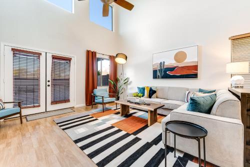 Sunlit Gabriela Getaway – Photos 4