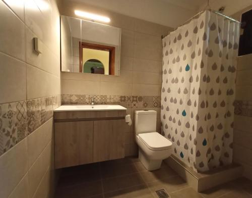 A bathroom at Rose Garden