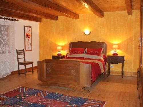 Katil atau katil-katil dalam bilik di Maison de village 6 pers avec salle de jeux, proche nature et cristalleries de Baccarat - FR-1-589-59