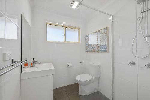 Ένα μπάνιο στο Bimbimbi 2 11 Willow Street