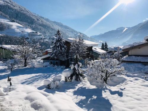 マトライ・イン・オストティロルにあるGästehaus Schneebergerのギャラリーの写真