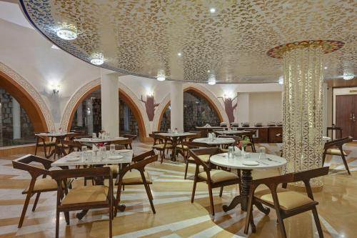 The Sawai Bagh 레스토랑 또는 맛집