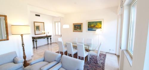 Rental in Rome Colosseo View Luxury