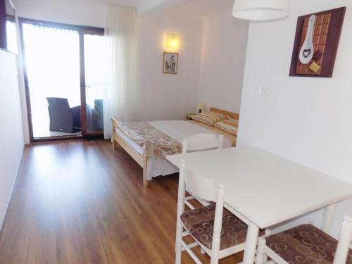 Fotografia z galérie ubytovania Studio apartment in Moscenicka Draga with sea view, terrace, air conditioning WiFi 4364-3 v Moščeničke Dragej