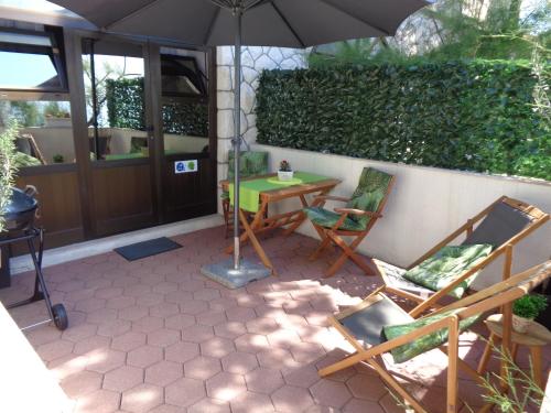 Κήπος έξω από το Apartman M Orebic