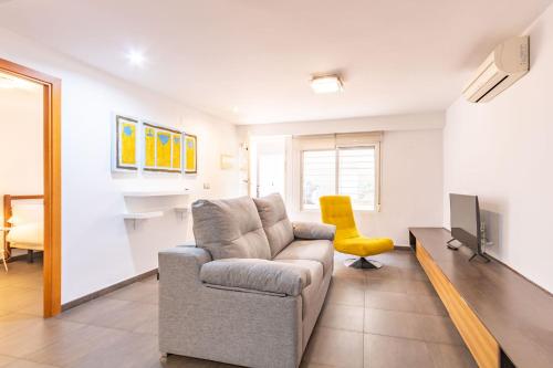 Alhondiga Oasis Suite by Valcambre