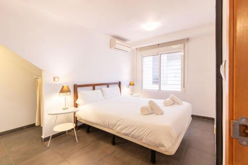 Postel nebo postele na pokoji v ubytování Alhondiga Oasis Suite by Valcambre