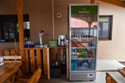Minuman di Pensiunea Smiley