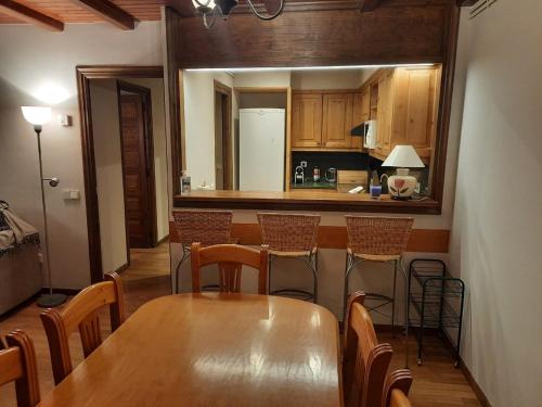  Bonito apartamento Incles by Renttarter -  Room  picture :   Tea/Coffee maker    Shower    TV                           