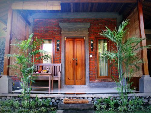 Global Lodge Pemuteranにある庭