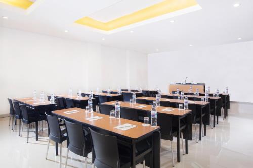 Amaris Hotel Gorontaloにあるレストランまたは飲食店