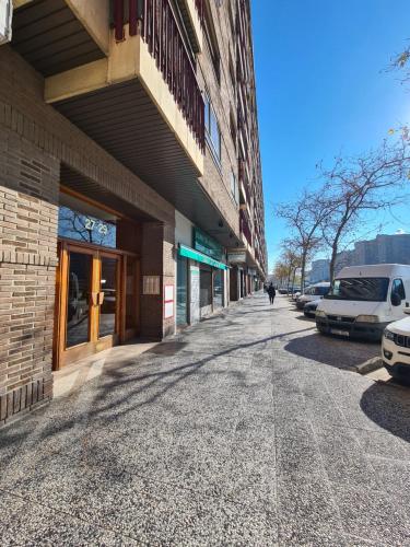 Fotografie z fotogalerie ubytování Dos Torres Tauriel - Espacioso apartamento con impresionantes vistas y garaje privado v destinaci Zaragoza