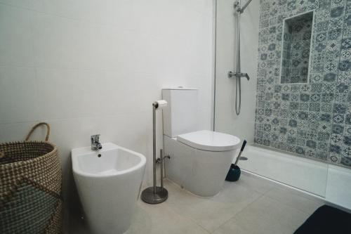 A bathroom at Villa Mar - Maia