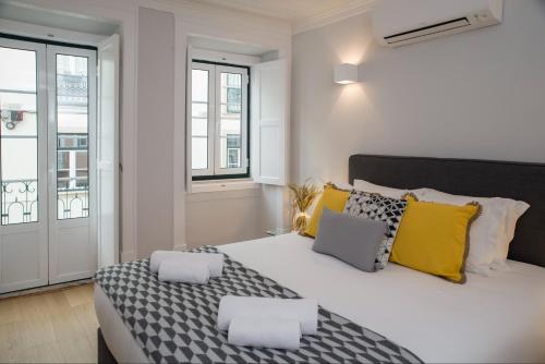 Principe Real Oasis with Private Patio by NestAtLisbon