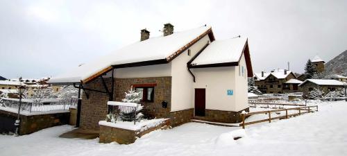 Casa Cotefablo Alojamiento Ara Gavin, Biescas v zimě