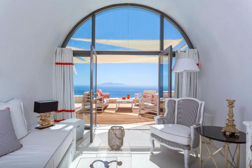 Ein allgemeiner Meerblick oder ein Meerblick von der Villa aus