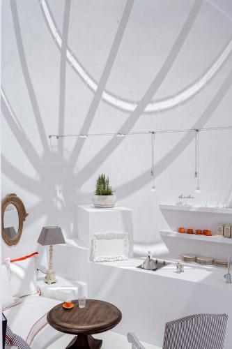 Galeriebild der Unterkunft Kamini Santorini Villas in Pirgos