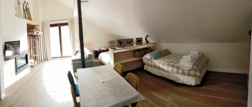 A bed or beds in a room at Casa Cotefablo Aloj Sorrosal Gavin Biescas