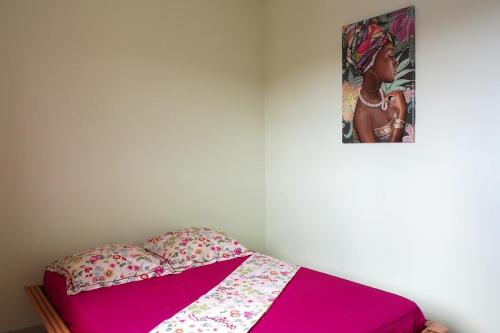 Postel nebo postele na pokoji v ubytování VILLA LINEDDY/HAPALINE