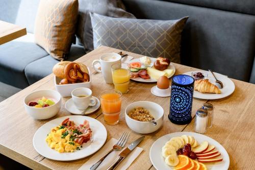Opsi sarapan yang tersedia untuk tamu di Aparthotel Adagio Access Kiel