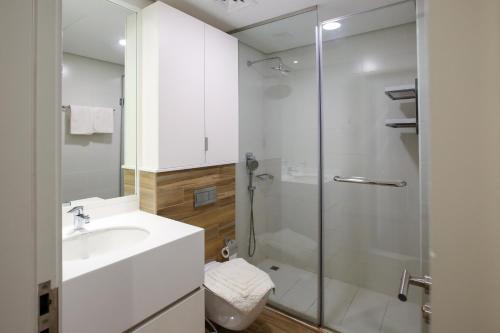 Ein Badezimmer in der Unterkunft J5 Tower - 1BR Apartment - Allsopp&Allsopp
