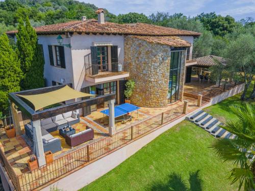 Villa Hidden Retreat / Denga