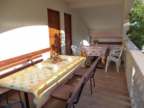 Apartment in Pula with sea view, terrace, air conditioning, WiFi 633-2