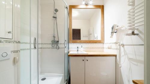 Kúpeľňa v ubytovaní Apartamenty EverySky - Osiedle Podgórze 1E