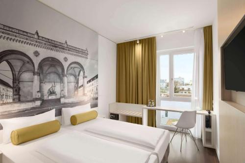 Tempat tidur dalam kamar di Super 8 by Wyndham Munich City North