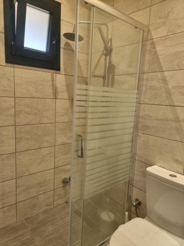Ένα μπάνιο στο Feakes Apartments