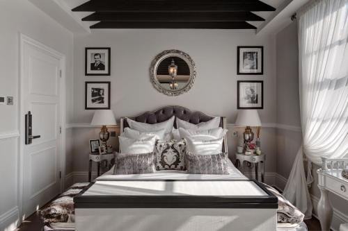 Deluxe Victoria House with Views over the historic Pimlico Conservation Area