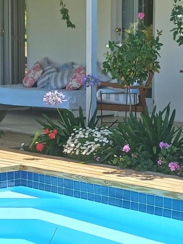 Bazén v ubytování Klaasvoogds Cottages nebo v jeho okolí