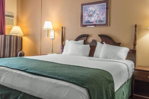 Gallery image of FairBridge Inn & Suites Poconos in Stroudsburg