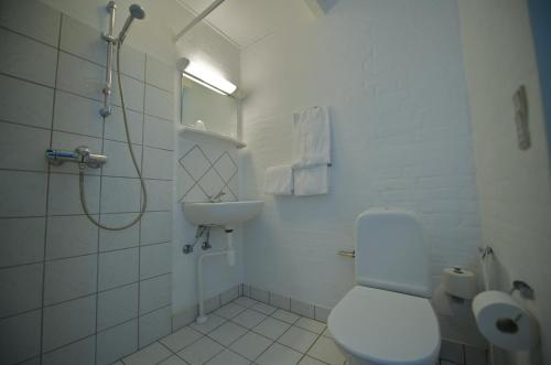 A bathroom at Benniksgaard Bed & Breakfast