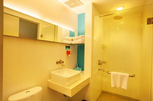 idoop Hotel Lombok tesisinde bir banyo
