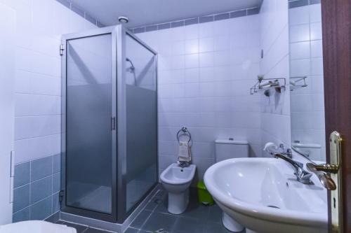 Ванная комната в Funchal Downtown by ALMA Holiday Rentals