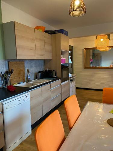 Una cocina o zona de cocina en Gites d'Illfurth