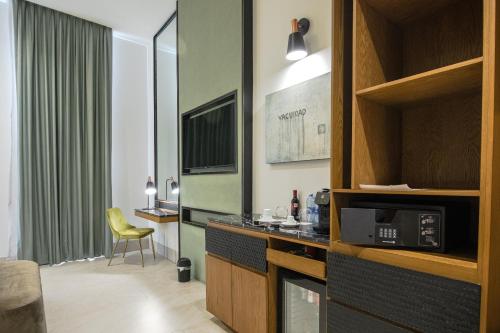 Becquer Hotel Guadalajaraにあるキッチンまたは簡易キッチン