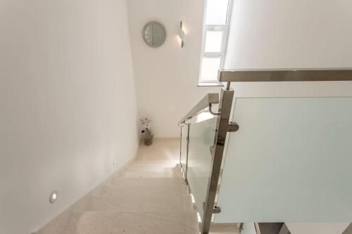 Gambar di galeri bagi Luxe villa with pool, jacuzzi, and sauna di Tugare