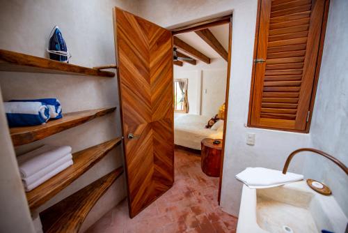 Bilik mandi di Casa Coconut