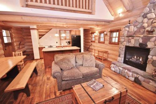 2 Bedroom and Loft Cabin 506 – Photos 2