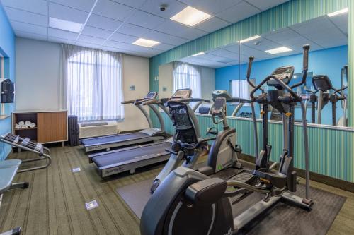 Palestra o centro fitness di Holiday Inn Express Rockford-Loves Park by IHG