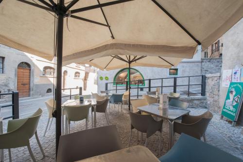 מסעדה או מקום אחר לאכול בו ב-Albergo Al Tempo Perduto