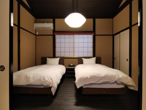 Miro Matsubara Takasegawa Tei North Kan